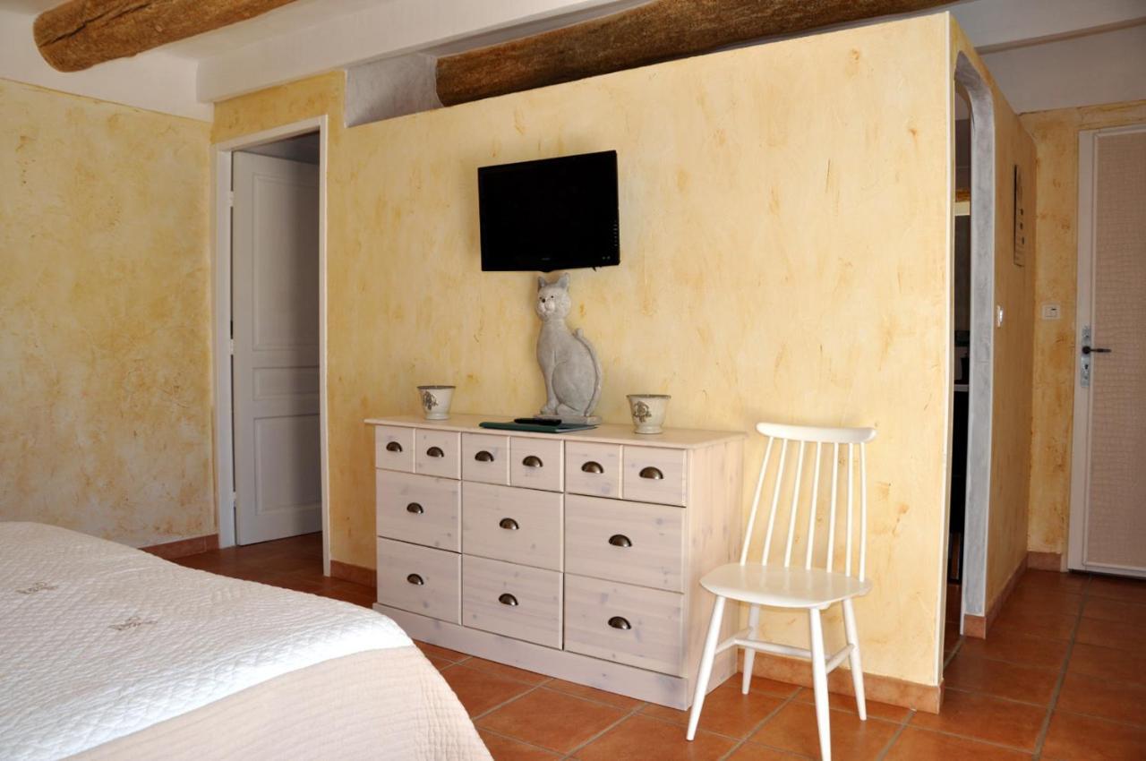 Le Mas Du Chat Bed and Breakfast Cavaillon Exteriör bild